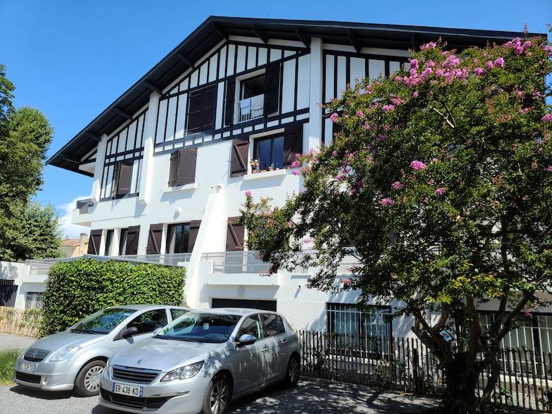 Petite et jolie résidence à Talence en location meublée avec coliving.